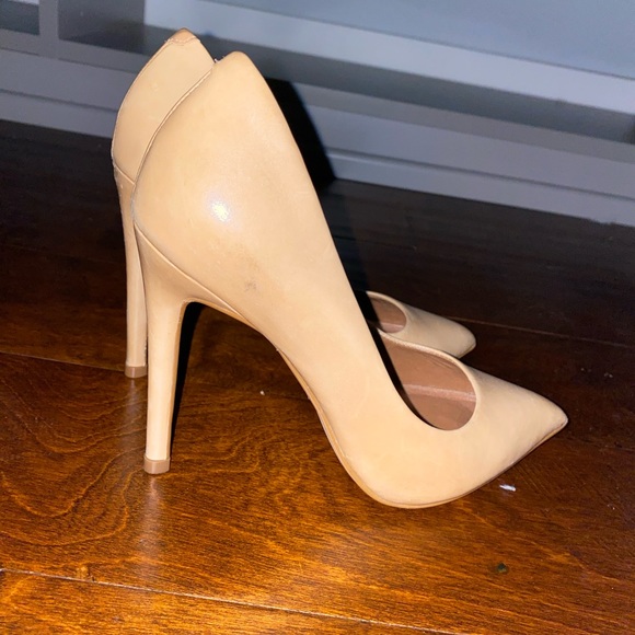 Nude Steve Madden Pumps - Picture 1 of 6